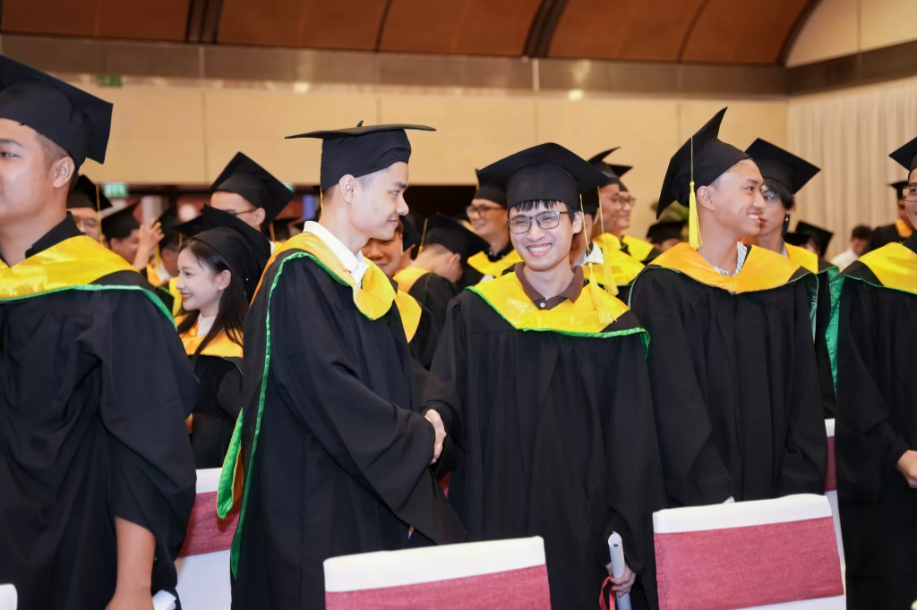 Tân Khoa Rạng Rỡ Trong Ngày Lễ